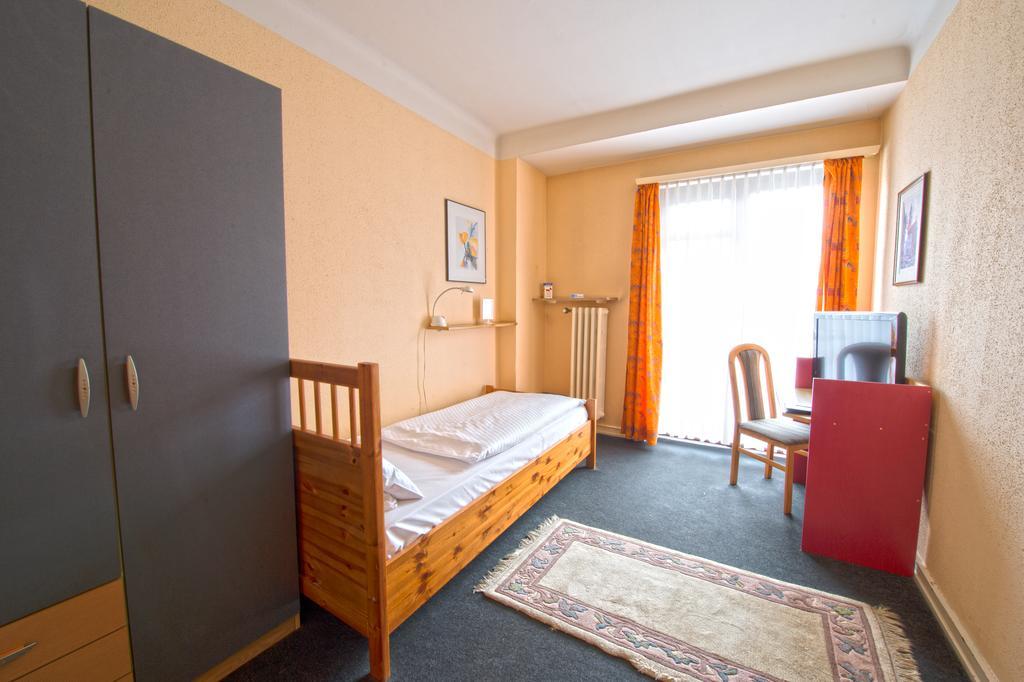 Hotel Continental Saarbrücken Kamer foto