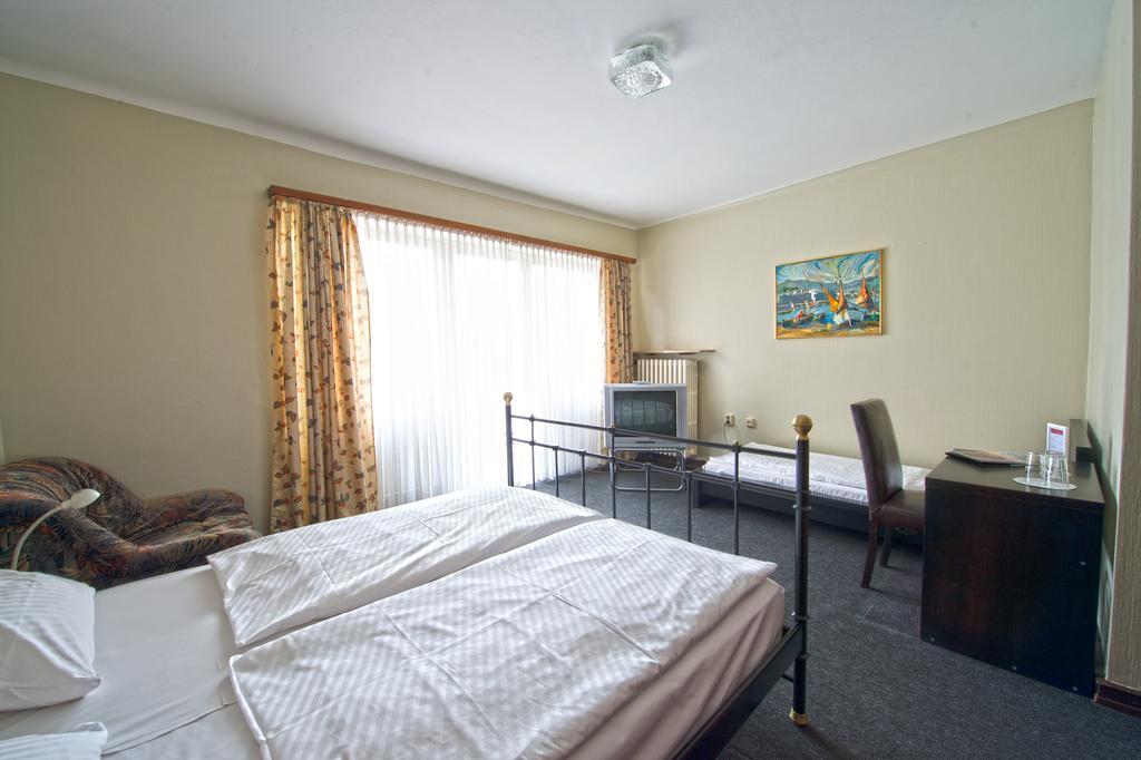 Hotel Continental Saarbrücken Kamer foto