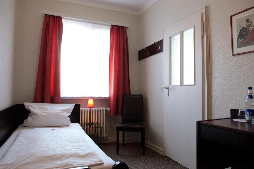 Hotel Continental Saarbrücken Kamer foto